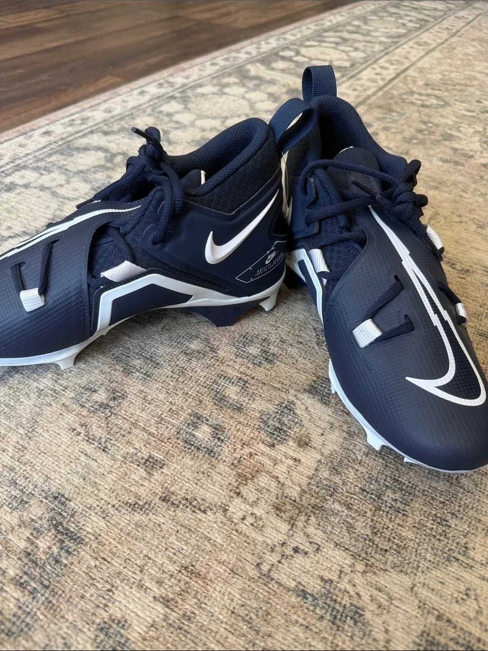 Nike Alpha Menace Pro3 Cleats in Navy and White. NWOT